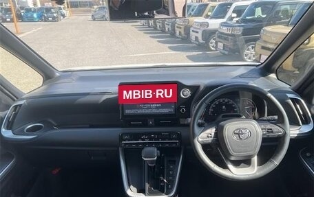 Toyota Noah, 2022 год, 2 100 275 рублей, 8 фотография