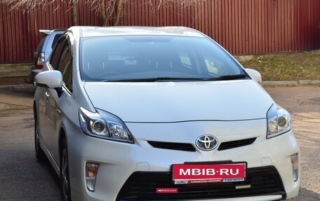 Toyota Prius, 2015 год, 1 580 000 рублей, 1 фотография