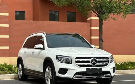 Mercedes-Benz GLB, 2021 год, 2 100 000 рублей, 3 фотография