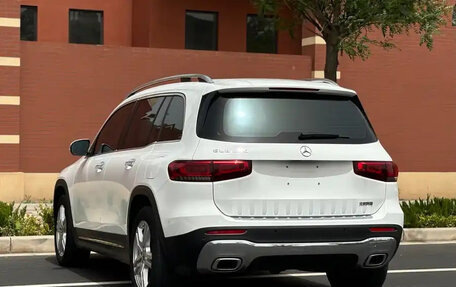 Mercedes-Benz GLB, 2021 год, 2 100 000 рублей, 12 фотография