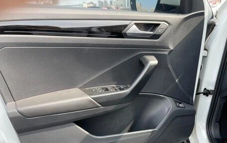 Volkswagen T-Roc I, 2022 год, 1 460 011 рублей, 18 фотография