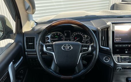 Toyota Land Cruiser 200, 2018 год, 6 990 000 рублей, 10 фотография