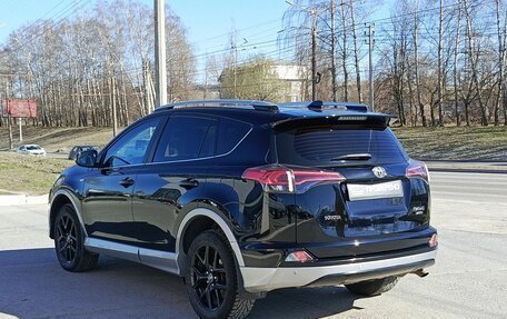 Toyota RAV4, 2017 год, 2 400 000 рублей, 7 фотография