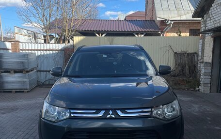 Mitsubishi Outlander III рестайлинг 3, 2013 год, 1 450 000 рублей, 1 фотография