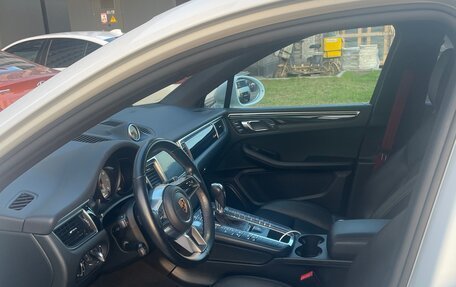 Porsche Macan I рестайлинг, 2016 год, 3 280 000 рублей, 6 фотография