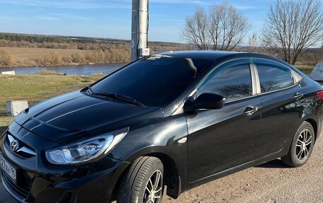 Hyundai Solaris II рестайлинг, 2011 год, 615 000 рублей, 2 фотография
