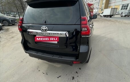 Toyota Land Cruiser Prado 150 рестайлинг 2, 2018 год, 4 800 000 рублей, 5 фотография