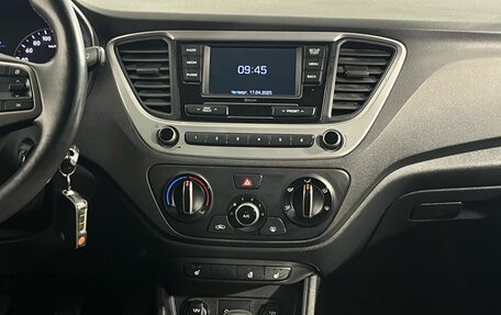 Hyundai Solaris II рестайлинг, 2017 год, 1 210 000 рублей, 11 фотография