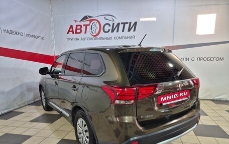 Mitsubishi Outlander III рестайлинг 3, 2015 год, 1 450 000 рублей, 5 фотография