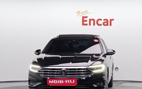 Volkswagen Jetta VII, 2021 год, 1 660 000 рублей, 2 фотография