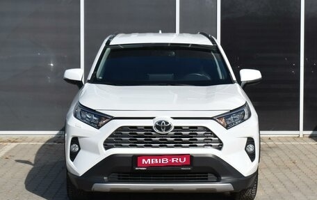 Toyota RAV4, 2020 год, 3 650 000 рублей, 3 фотография