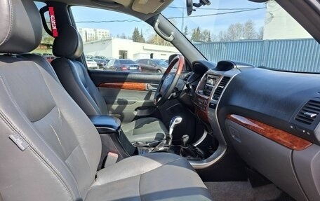 Toyota Land Cruiser Prado 120 рестайлинг, 2006 год, 1 899 000 рублей, 11 фотография