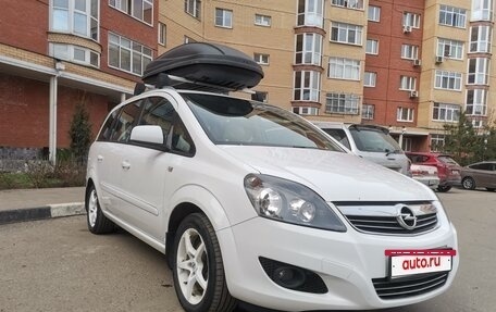Opel Zafira B, 2013 год, 990 000 рублей, 2 фотография