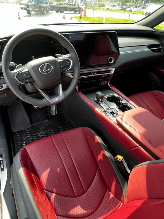 Lexus RX IV рестайлинг, 2024 год, 9 800 000 рублей, 5 фотография