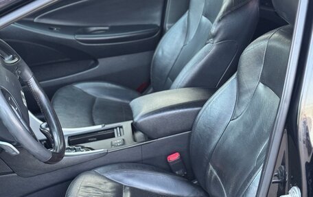 Hyundai Sonata VI, 2011 год, 1 100 000 рублей, 13 фотография