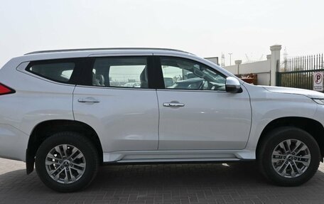 Mitsubishi Pajero Sport III рестайлинг, 2023 год, 5 200 000 рублей, 4 фотография