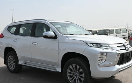 Mitsubishi Pajero Sport III рестайлинг, 2023 год, 5 200 000 рублей, 3 фотография