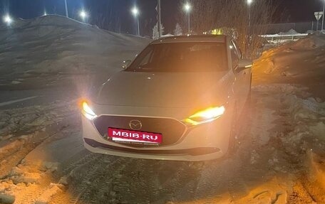 Mazda 3, 2020 год, 2 000 000 рублей, 3 фотография