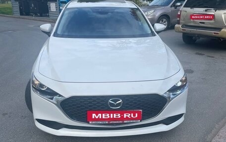 Mazda 3, 2020 год, 2 000 000 рублей, 4 фотография