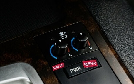 Toyota Land Cruiser 200, 2013 год, 3 799 000 рублей, 21 фотография