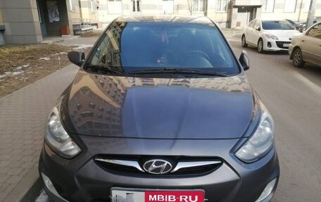 Hyundai Solaris II рестайлинг, 2012 год, 869 000 рублей, 4 фотография