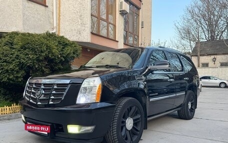 Cadillac Escalade III, 2011 год, 2 250 000 рублей, 2 фотография