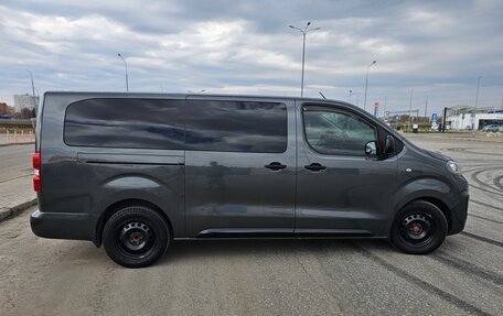 Peugeot Traveller I, 2019 год, 3 800 000 рублей, 10 фотография
