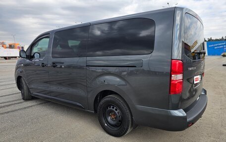 Peugeot Traveller I, 2019 год, 3 800 000 рублей, 6 фотография
