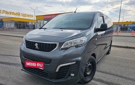 Peugeot Traveller I, 2019 год, 3 800 000 рублей, 3 фотография