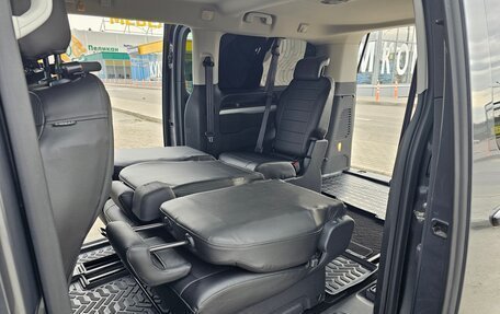 Peugeot Traveller I, 2019 год, 3 800 000 рублей, 25 фотография
