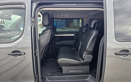 Peugeot Traveller I, 2019 год, 3 800 000 рублей, 23 фотография