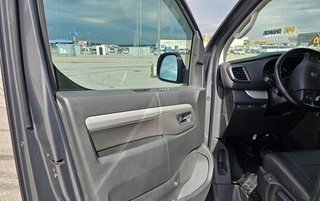 Peugeot Traveller I, 2019 год, 3 800 000 рублей, 19 фотография
