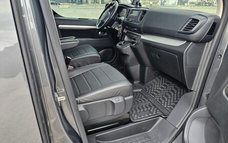Peugeot Traveller I, 2019 год, 3 800 000 рублей, 27 фотография