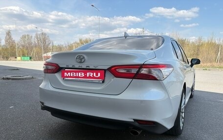 Toyota Camry, 2021 год, 3 290 000 рублей, 4 фотография