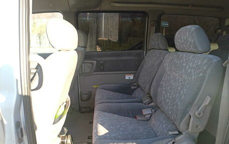 Nissan Serena II, 2001 год, 560 000 рублей, 9 фотография
