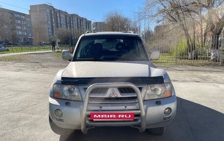 Mitsubishi Pajero III рестайлинг, 2004 год, 700 000 рублей, 2 фотография