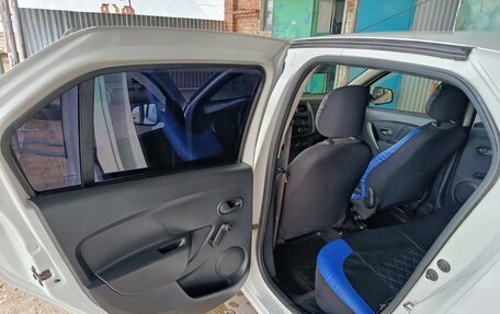 Renault Logan II, 2017 год, 660 000 рублей, 9 фотография