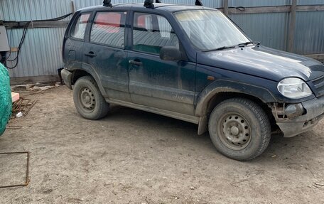 Chevrolet Niva I рестайлинг, 2005 год, 200 000 рублей, 1 фотография