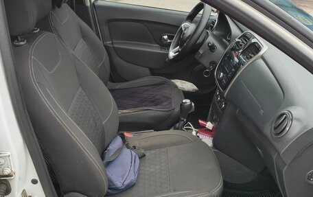 Renault Logan II, 2018 год, 630 000 рублей, 23 фотография