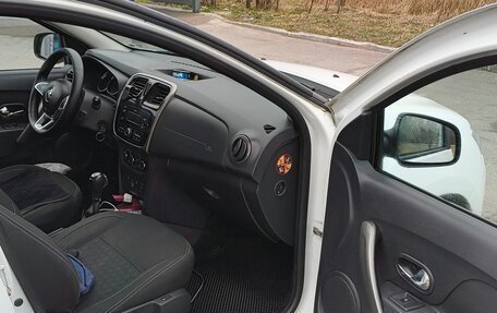Renault Logan II, 2018 год, 630 000 рублей, 22 фотография