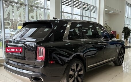 Rolls-Royce Cullinan, 2021 год, 43 000 000 рублей, 5 фотография