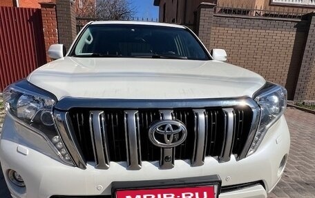 Toyota Land Cruiser Prado 150 рестайлинг 2, 2013 год, 4 000 000 рублей, 1 фотография