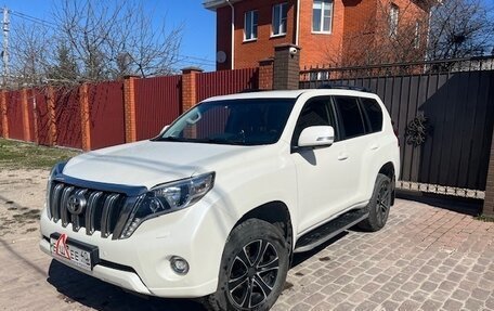 Toyota Land Cruiser Prado 150 рестайлинг 2, 2013 год, 4 000 000 рублей, 4 фотография