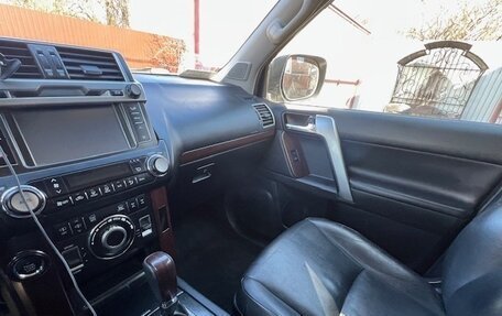 Toyota Land Cruiser Prado 150 рестайлинг 2, 2013 год, 4 000 000 рублей, 13 фотография