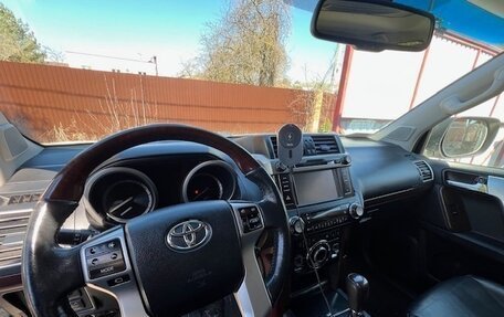 Toyota Land Cruiser Prado 150 рестайлинг 2, 2013 год, 4 000 000 рублей, 14 фотография