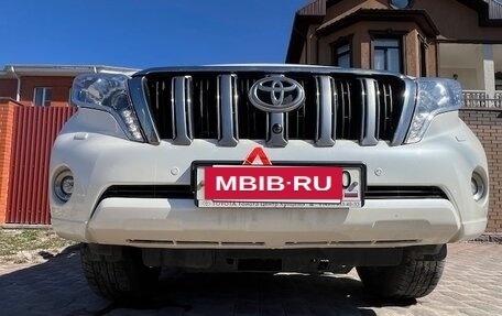 Toyota Land Cruiser Prado 150 рестайлинг 2, 2013 год, 4 000 000 рублей, 7 фотография