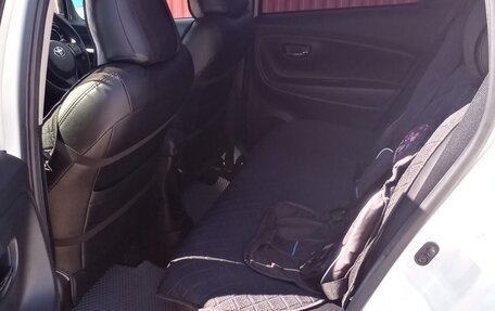 Toyota Vitz, 2015 год, 1 150 000 рублей, 4 фотография