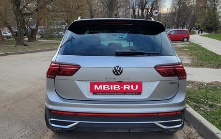 Volkswagen Tiguan II, 2021 год, 3 800 000 рублей, 4 фотография
