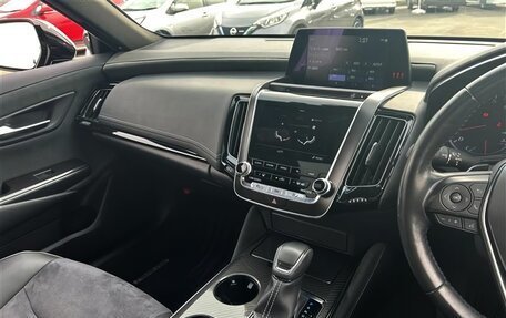 Toyota Crown, 2021 год, 3 090 000 рублей, 4 фотография