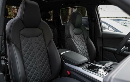 Audi SQ7, 2024 год, 18 700 000 рублей, 16 фотография